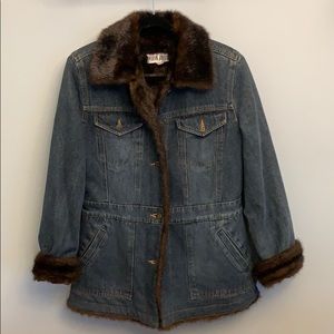 Denim coat with fur lining